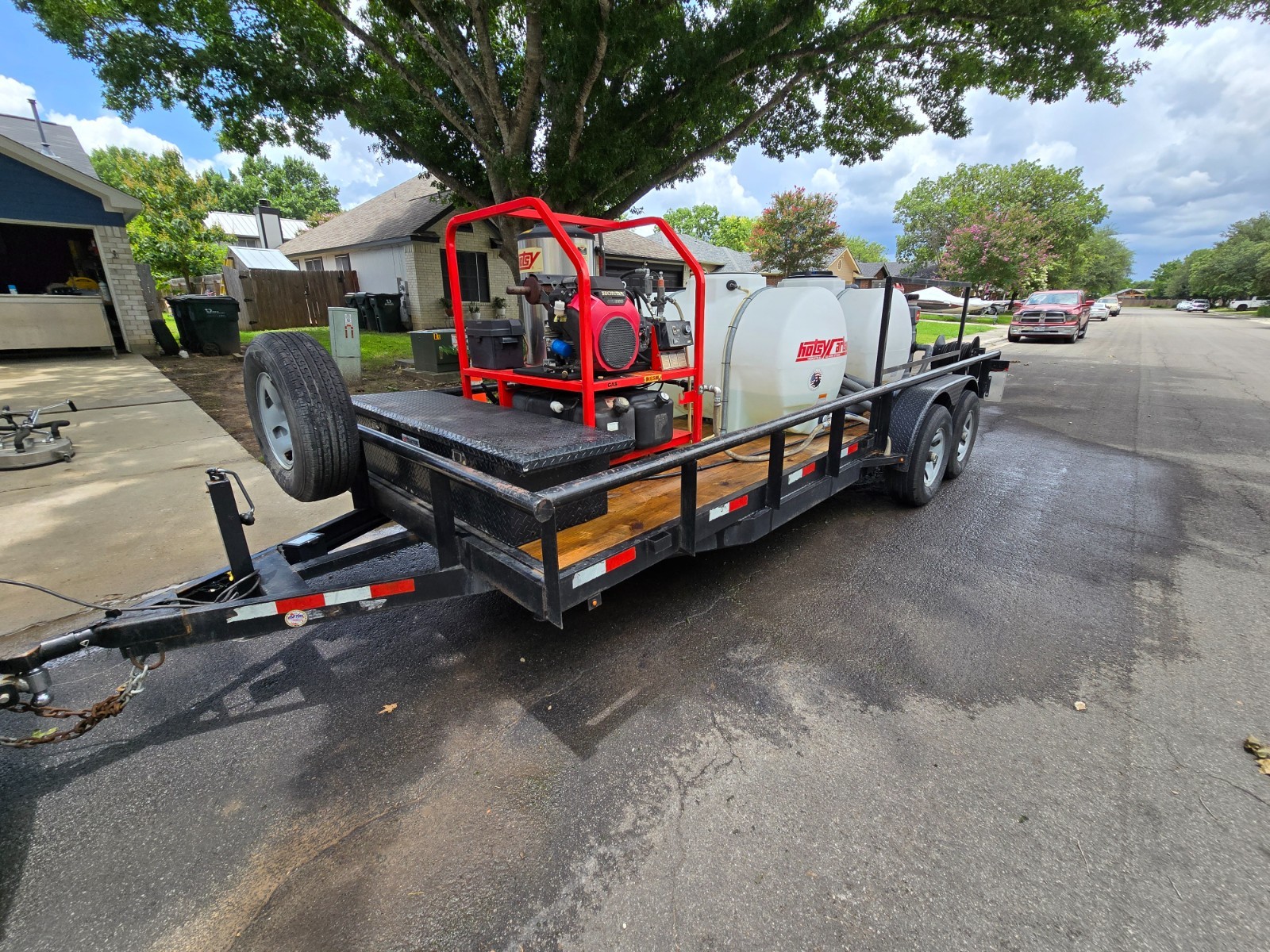 Hotsy 1290SS – Hot Water PRESSURE WASHER Trailer with Reclaim Tank & Vacs