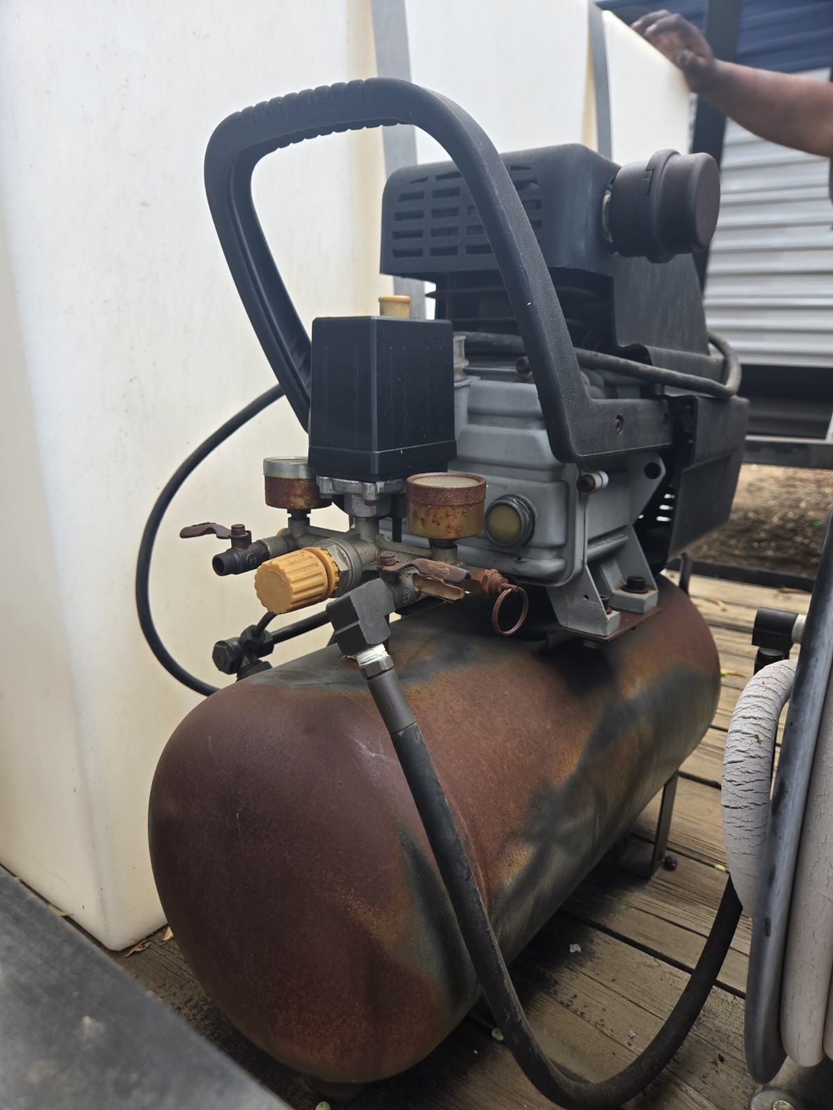 10 ft pressure washing trailer Honda Gx390, CAT pump, Gas Gen, Air Comp, 180 Gal