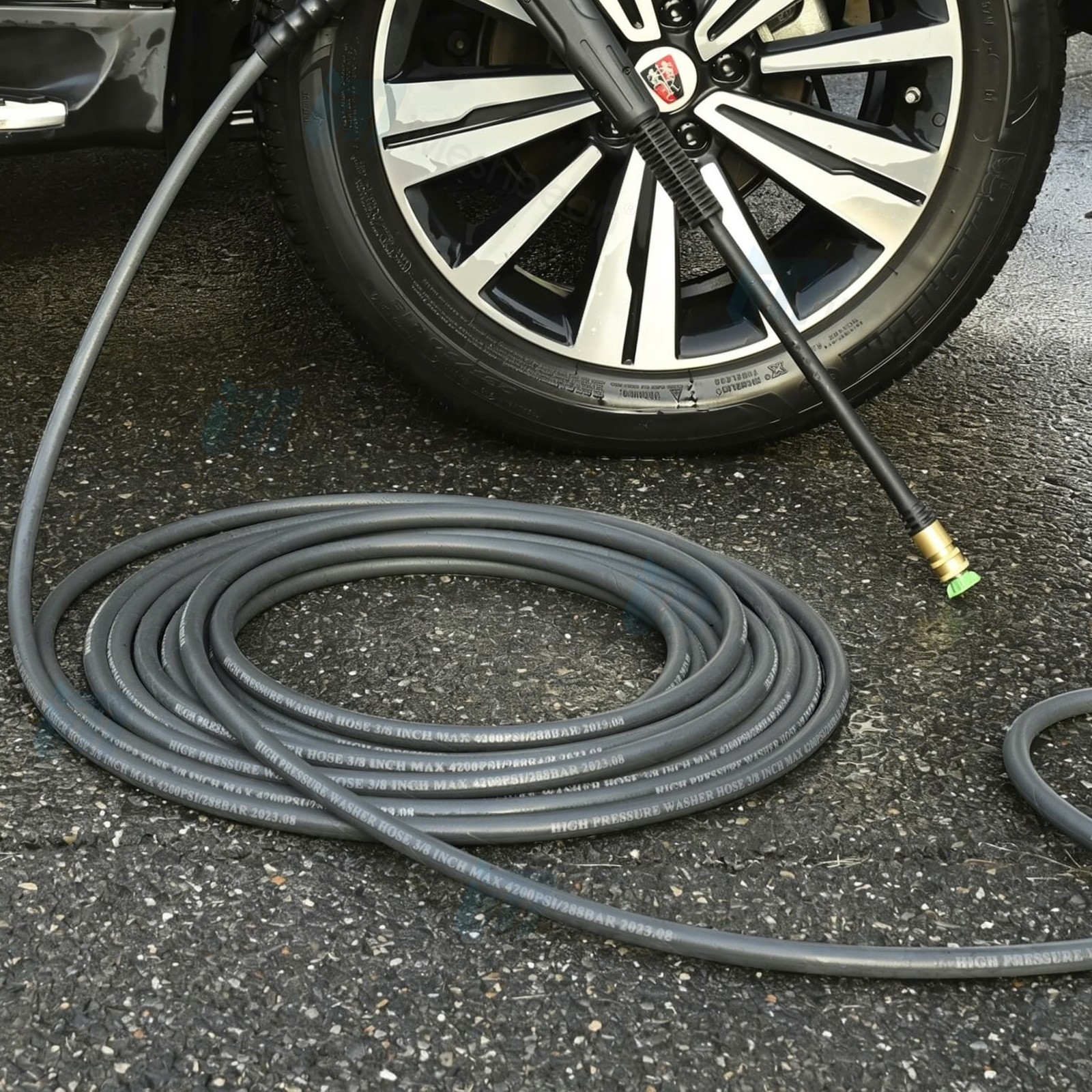 125ft 3/8″ Pressure Washer Hose 4000 PSI Non-Marking Gray With Couplers