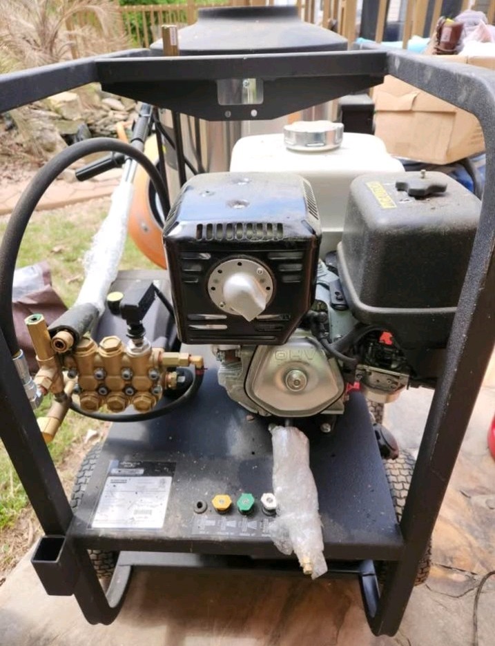 Karcher HDS P/PE CAGE Gas Heated Pressure Washer 2500-3500 PSI 3.1-4 GPM