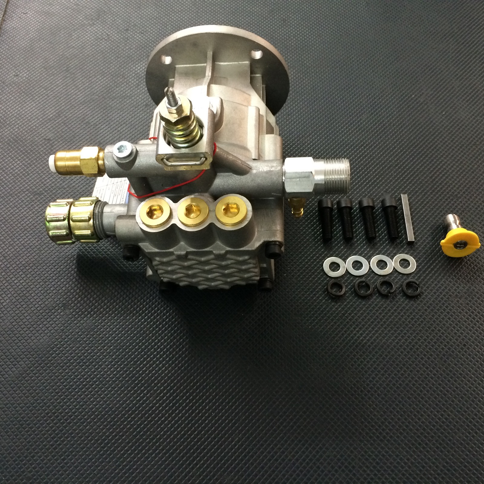 Pressure Washer Horizontal Pump 2900 psi 2.2 GPM Fits Most 3/4 Shaft / Mount kit